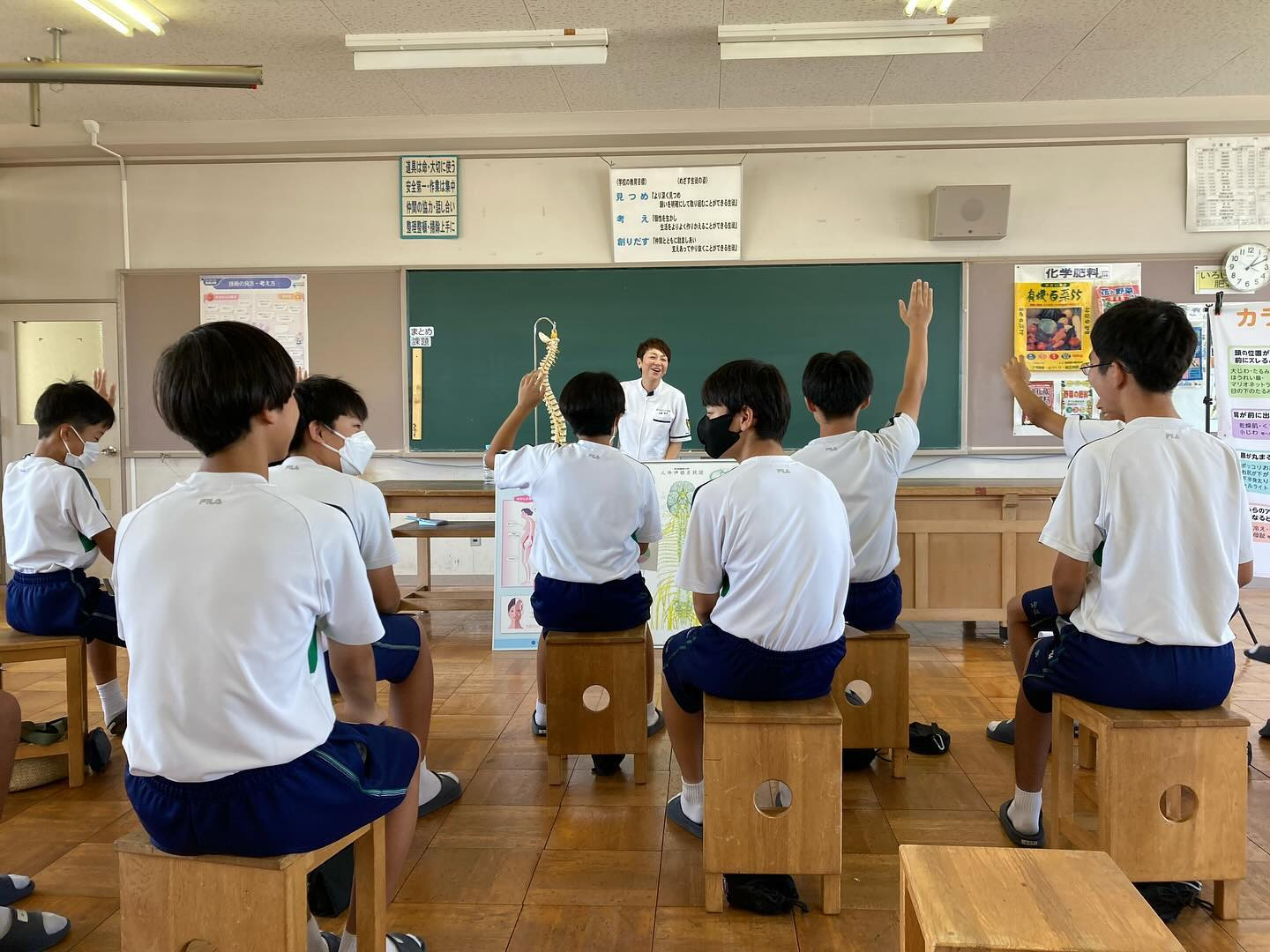 先日、廣瀬先生が大垣西中学校にて、「職業講座」として、カイロ...