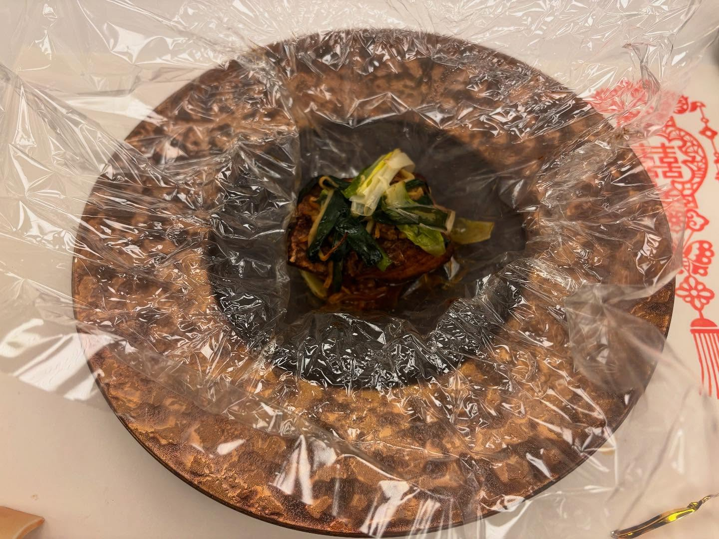 今日は、私が非常勤講師として働いている高校の職員懇親会と送別...